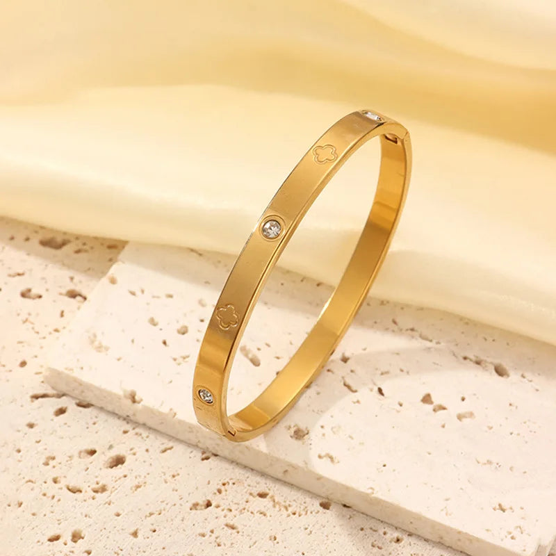 Golden Nail