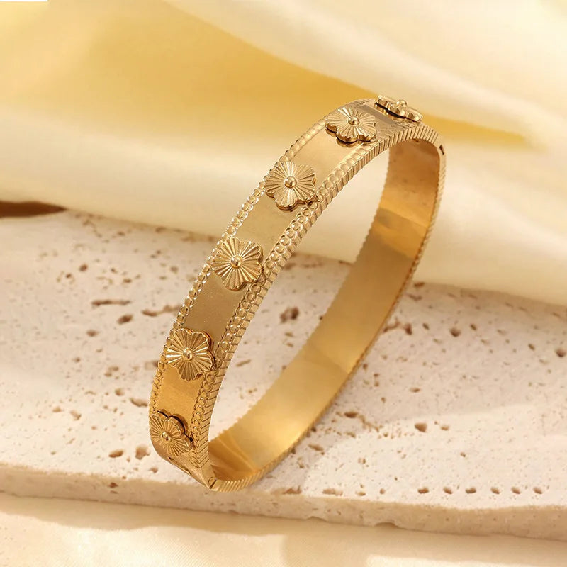 Golden Nail